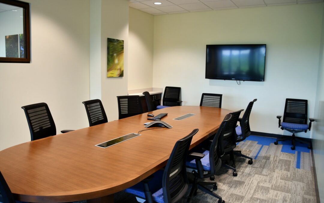 a-clean-bright-modern-conference-room-at-work-where-employees-can-hold-meetings-and-conferences-with_t20_gog3LG